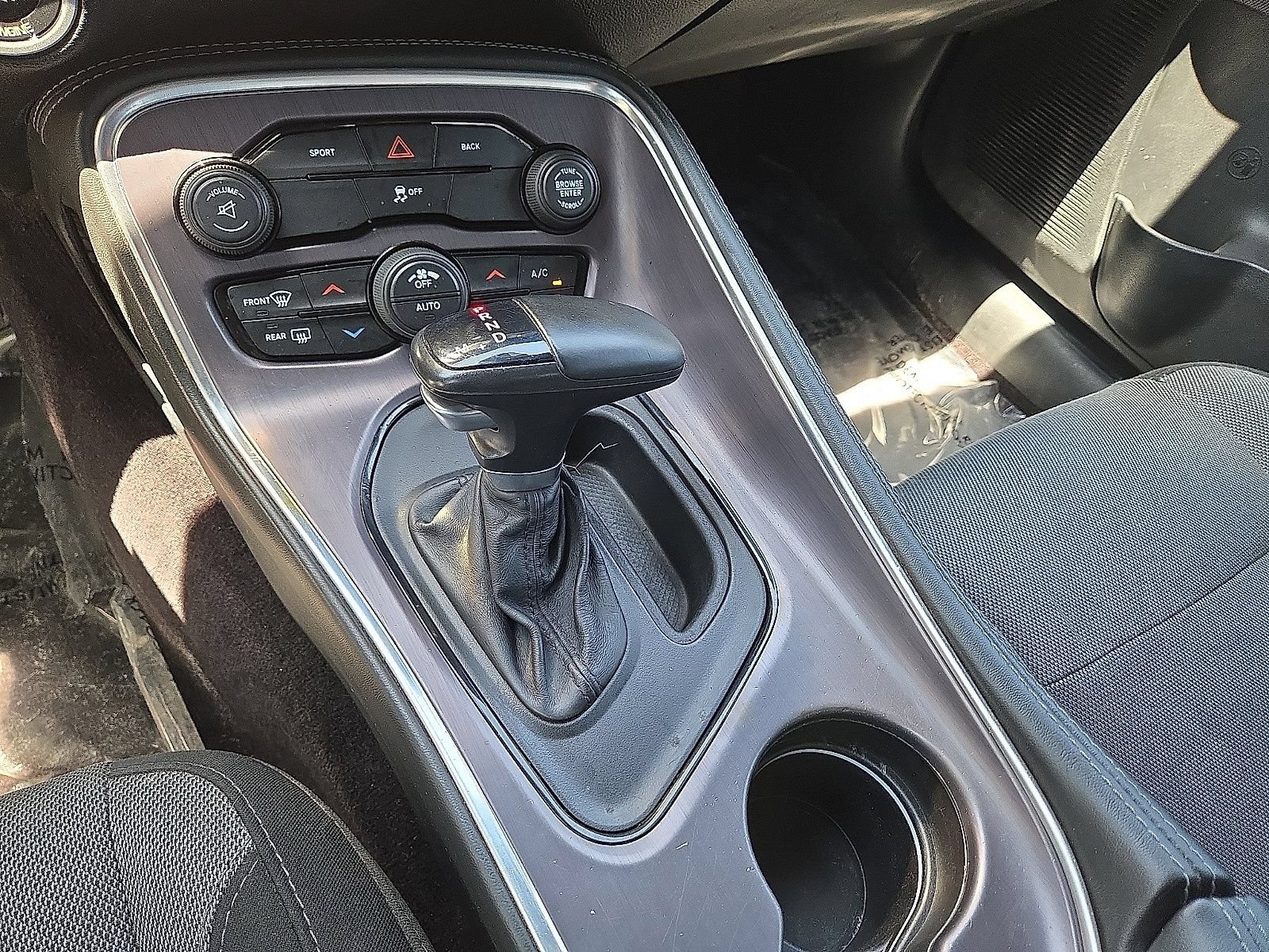 Used 2016 Dodge Challenger SXT RWD image 28