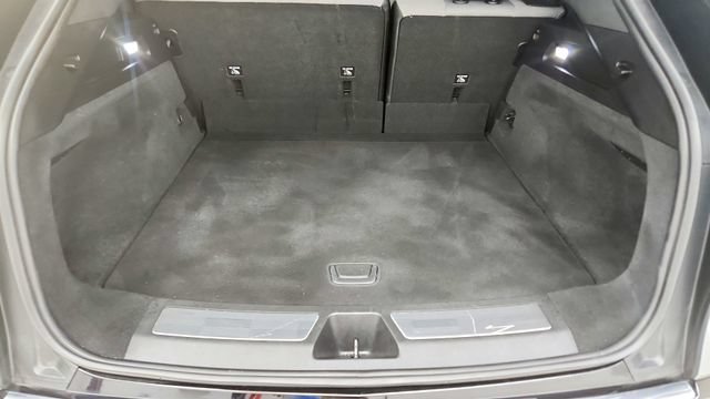 Used 2024 Cadillac Lyriq Tech RWD image 28