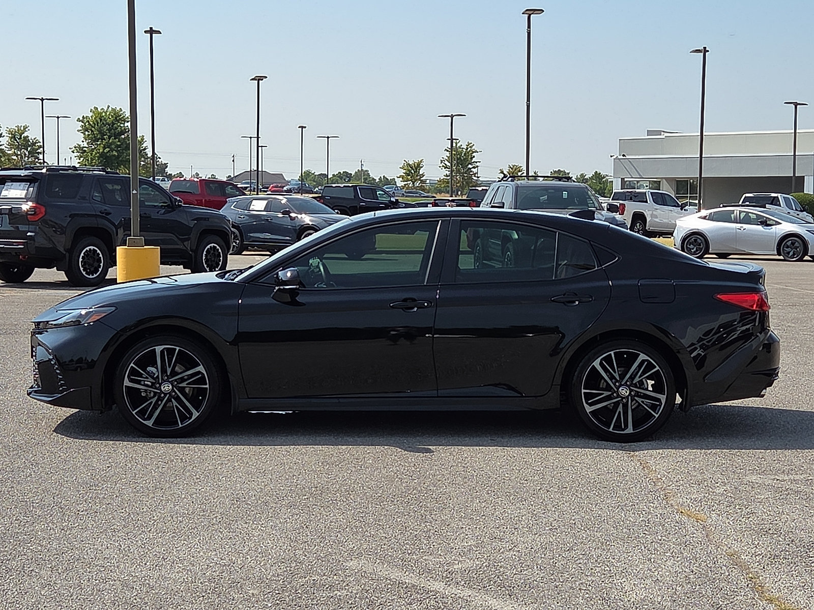 Used 2026 Toyota Camry XSE AWD/4WD image 3