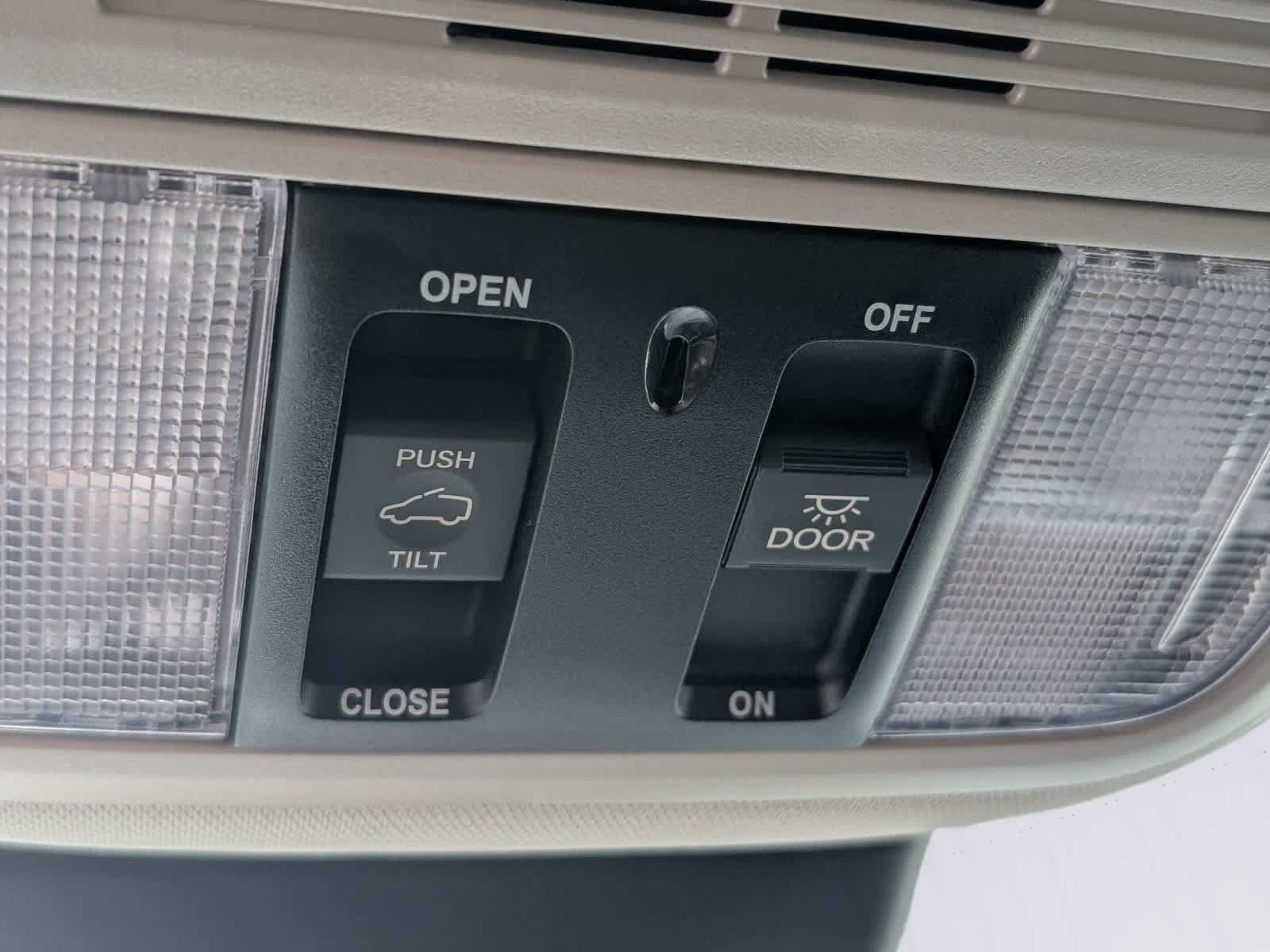 Certified 2025 Honda Odyssey Touring image 38