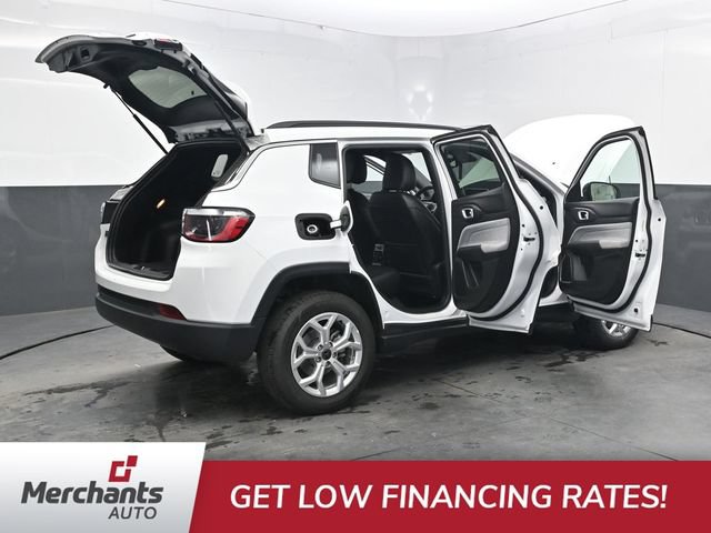 Used 2025 Jeep Compass Latitude AWD/4WD image 50