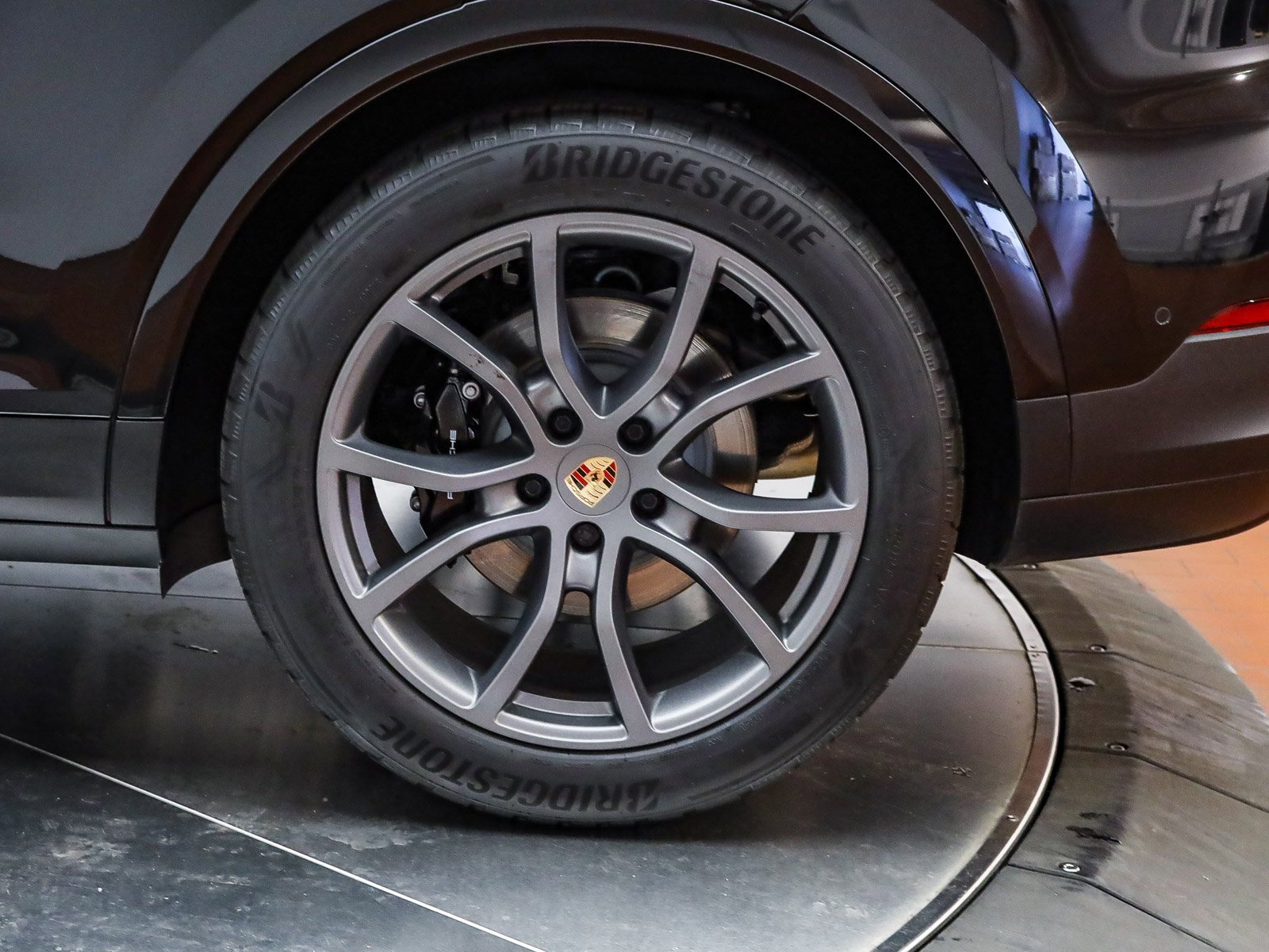 Used 2025 Porsche Cayenne image 9