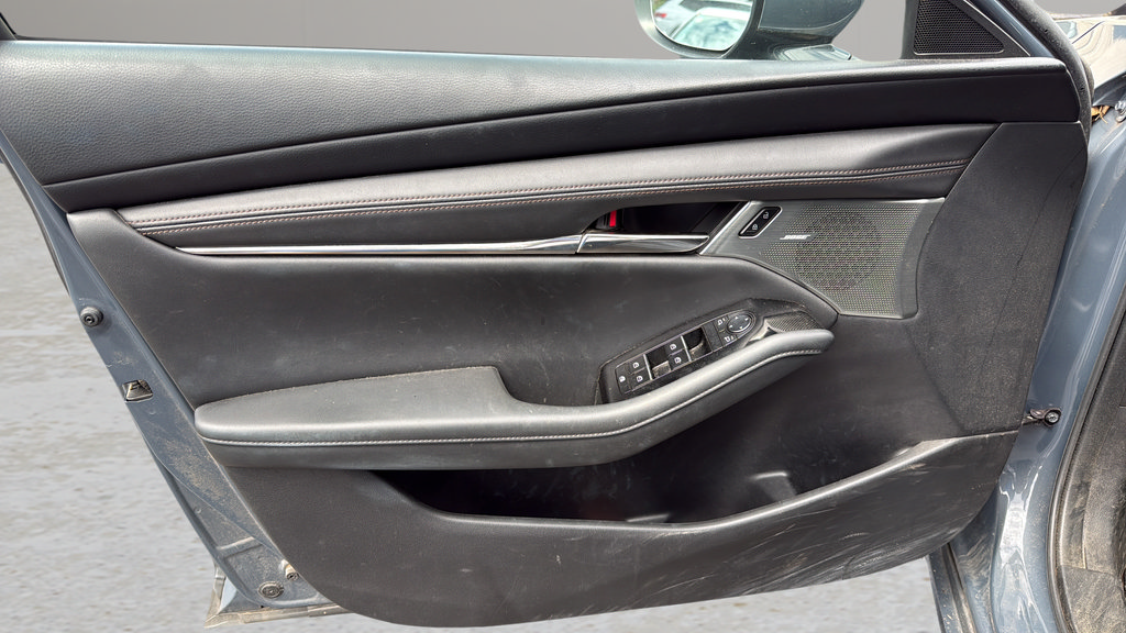 Used 2019 MAZDA MAZDA3 AWD Hatchback w/ Premium Pkg image 10