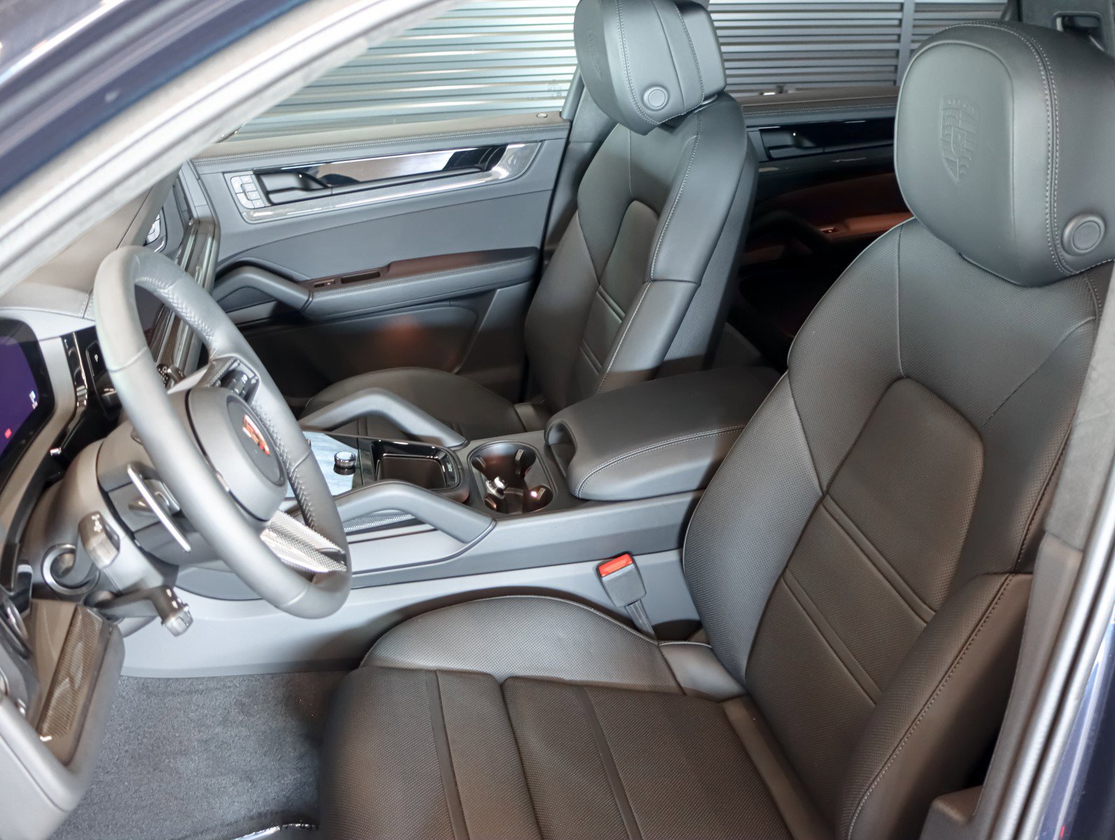 Used 2026 Porsche Cayenne GTS image 5