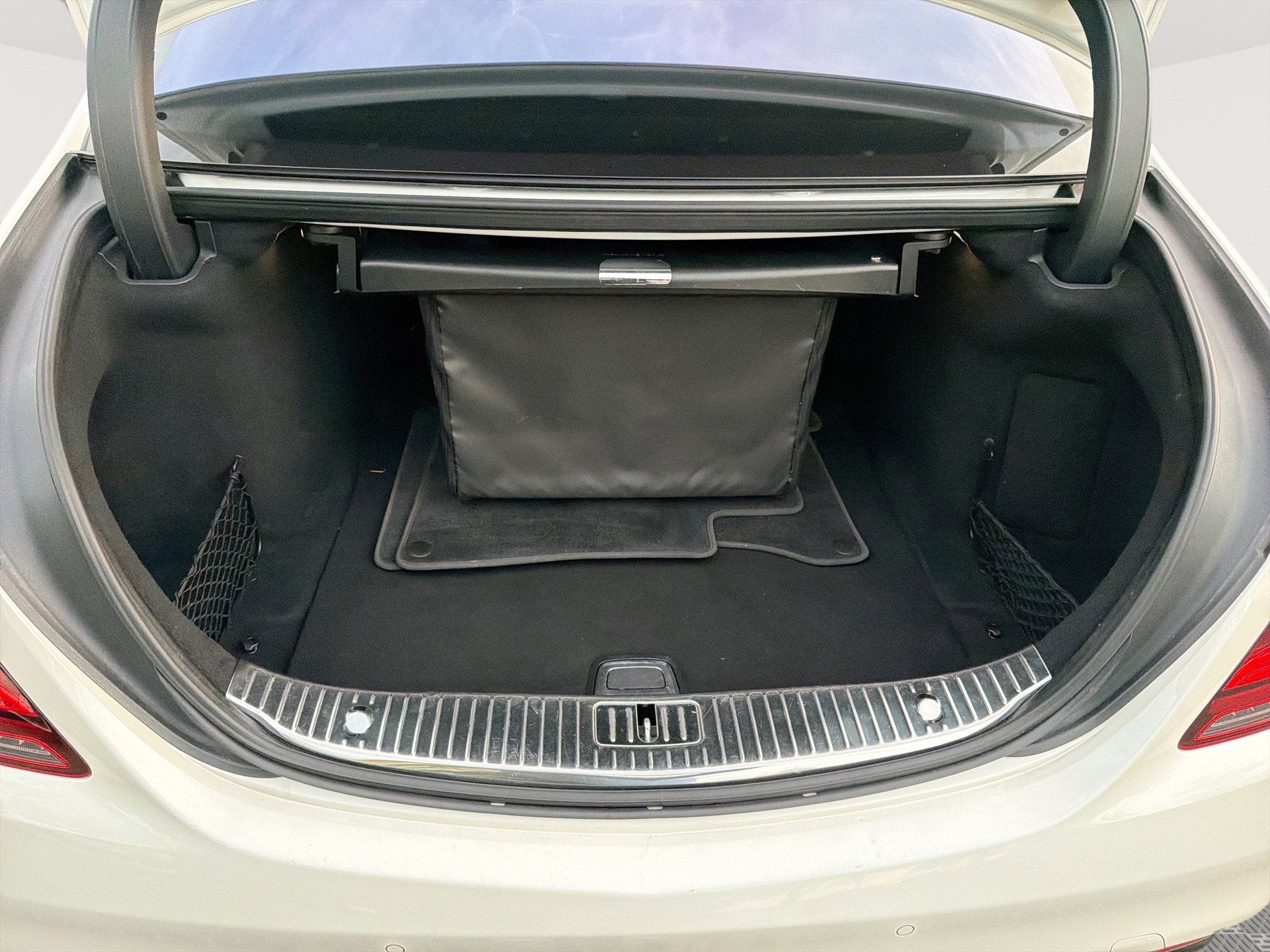 Used 2019 Mercedes-Benz S 560 4MATIC Sedan image 22