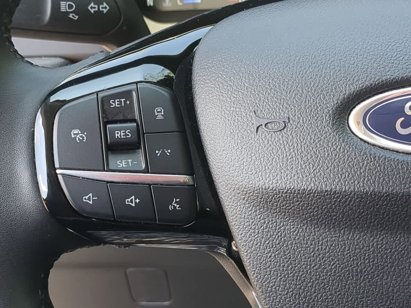 Used 2024 Ford Escape Platinum AWD/4WD image 23