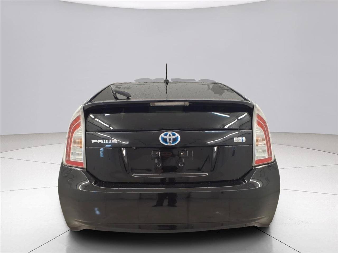 Used 2015 Toyota Prius Four FWD image 5