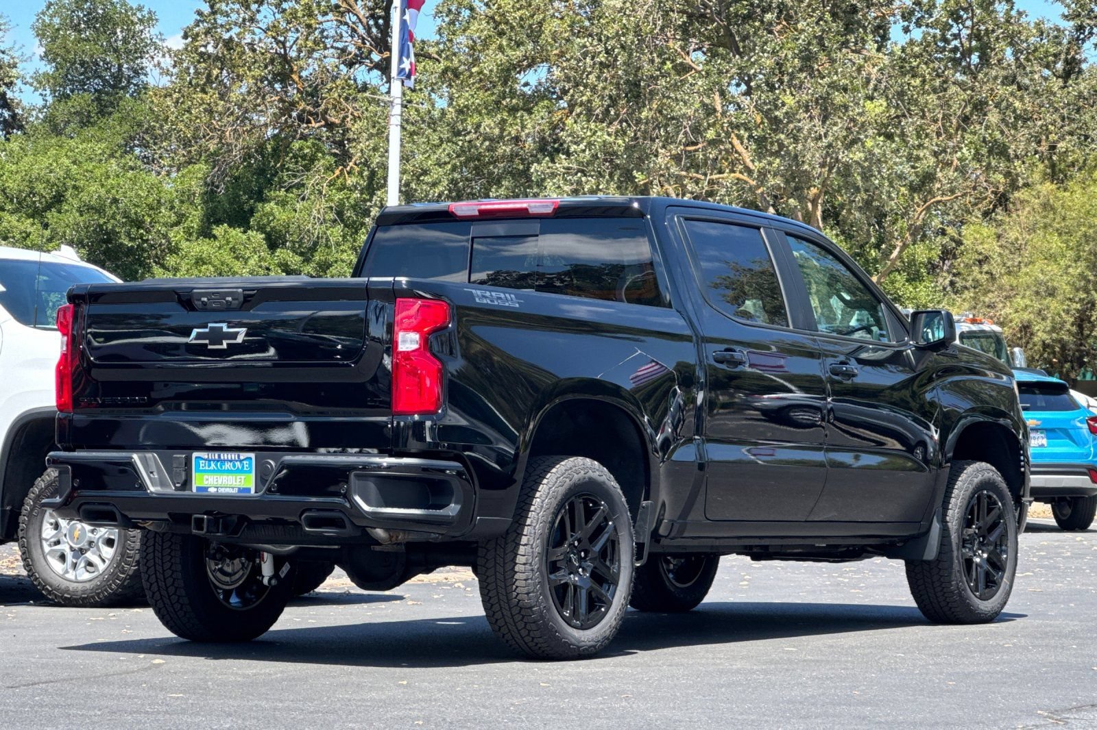 New 2026 Chevrolet Silverado 1500 LT Trail Boss w/ LT Trail Boss Premium Package AWD/4WD image 3