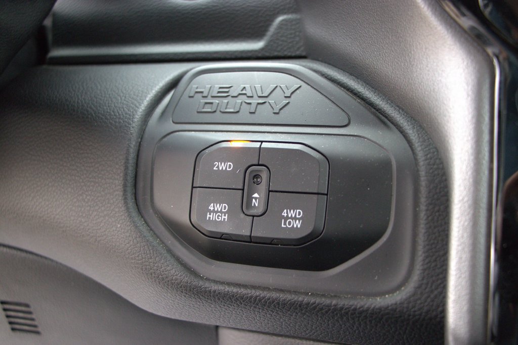 Used 2025 RAM 2500 Laramie w/ Safety Group AWD/4WD image 34