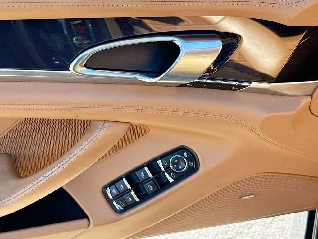 Used 2011 Porsche Panamera 4S image 19