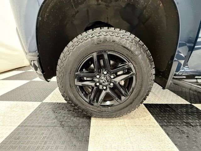 Used 2020 Chevrolet Silverado 1500 Custom Trail Boss w/ Custom Convenience Package image 9