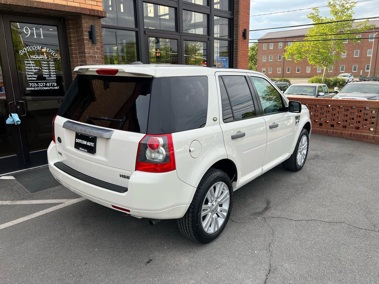 Used 2010 Land Rover LR2 HSE AWD/4WD image 11