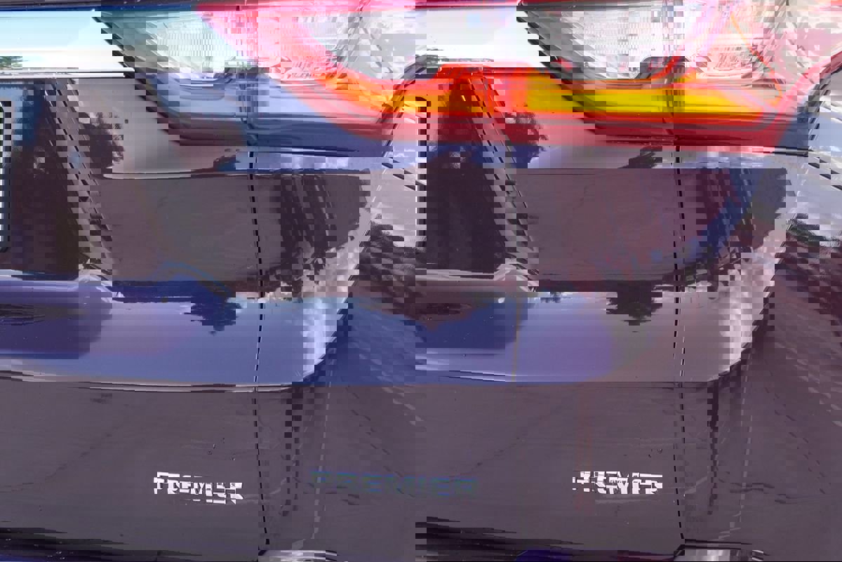 Used 2019 Chevrolet Traverse Premier w/ Driver Confidence II Package image 9