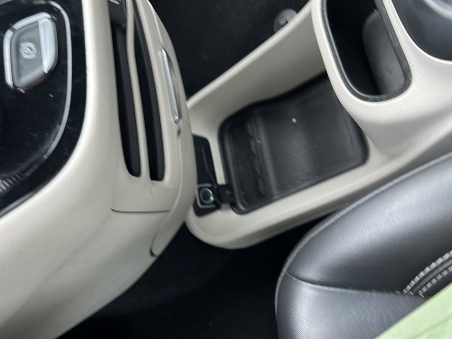 Used 2023 Chrysler Pacifica Touring-L FWD image 19