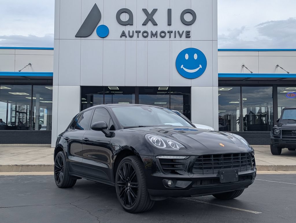 Used 2018 Porsche Macan AWD/4WD image 1