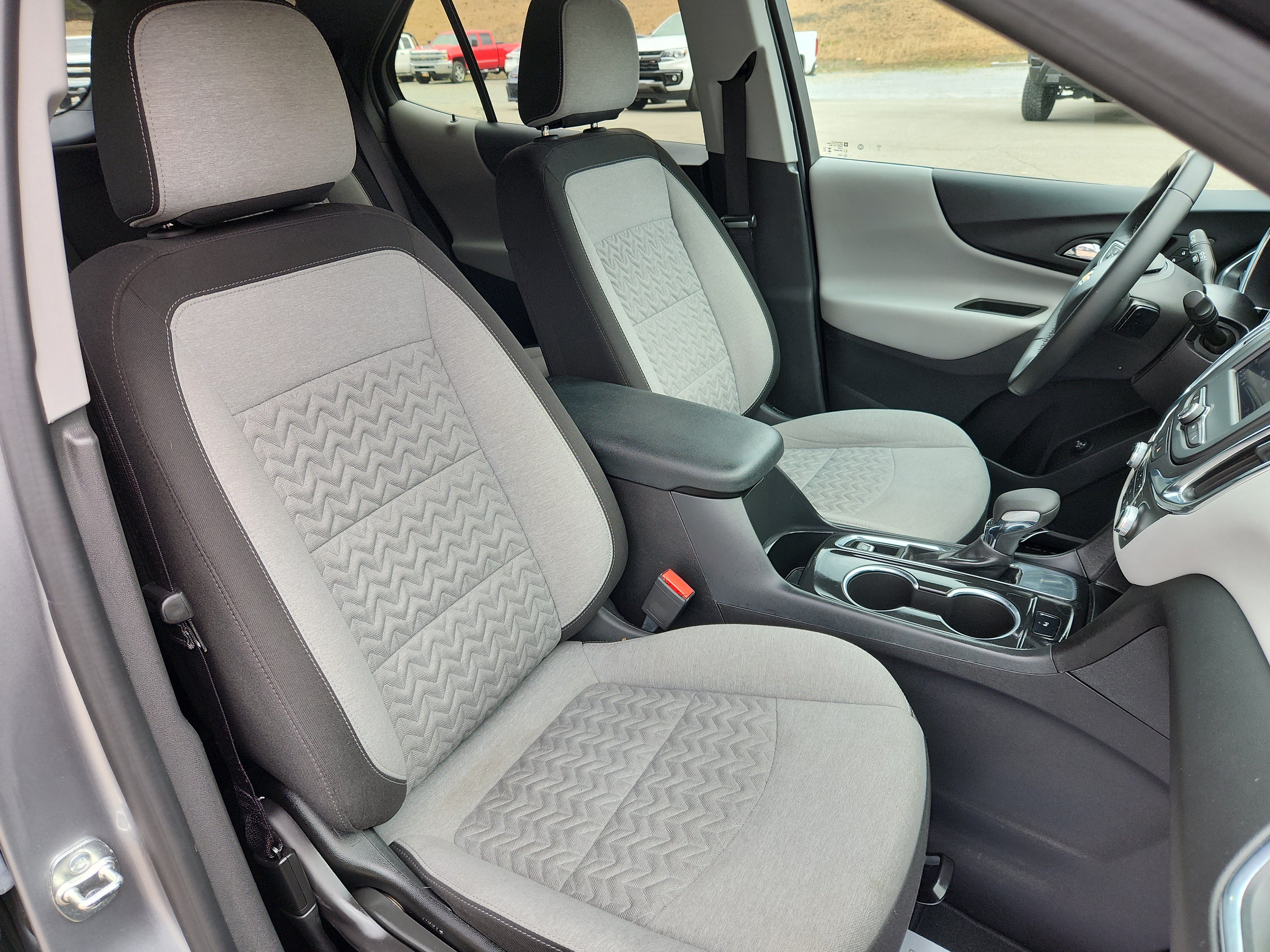Used 2024 Chevrolet Equinox LT FWD image 47