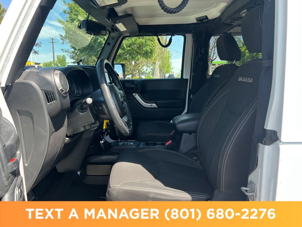 Used 2016 Jeep Wrangler Sahara w/ Connectivity Group AWD/4WD image 13