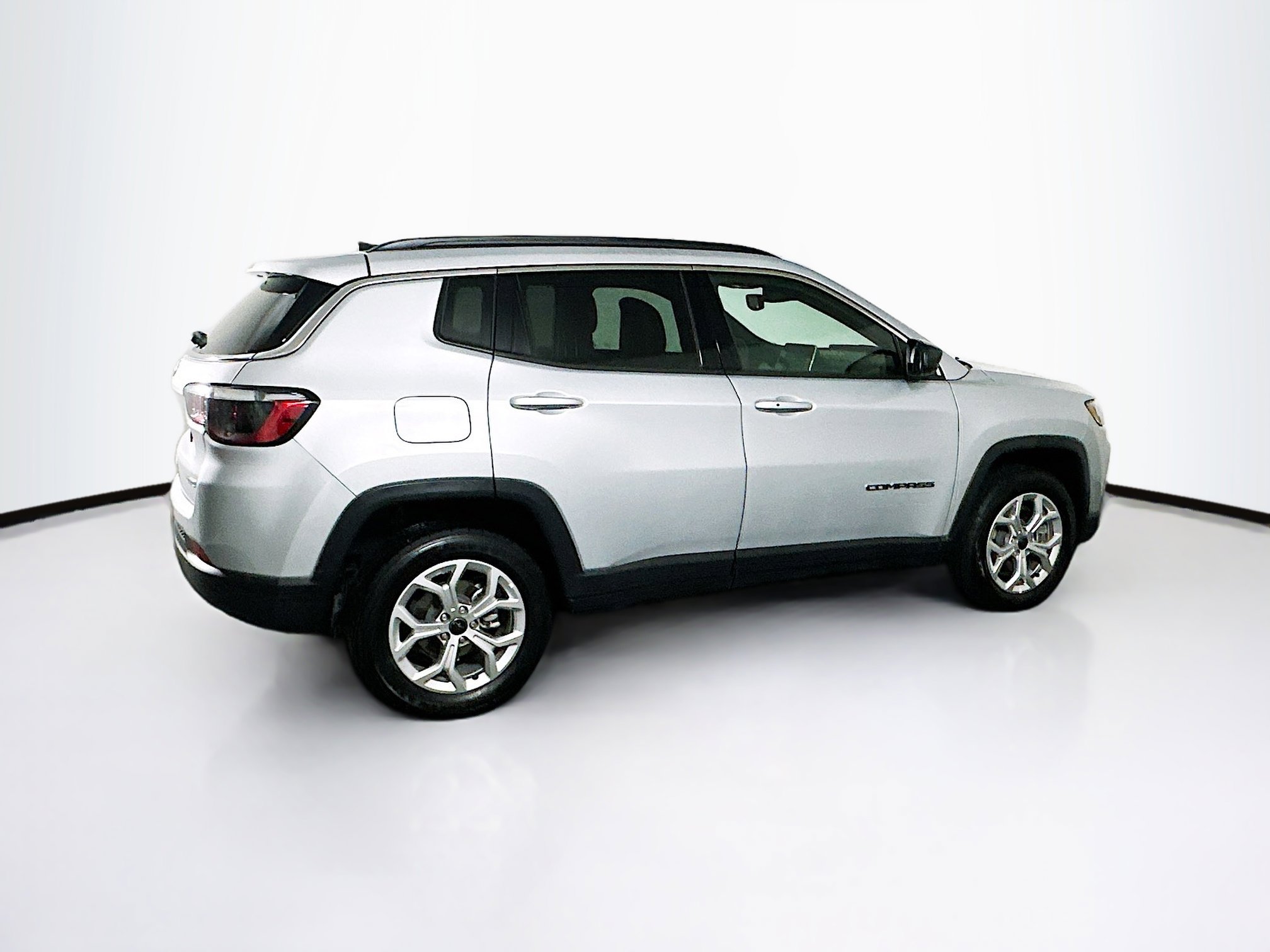 Used 2025 Jeep Compass Latitude image 10