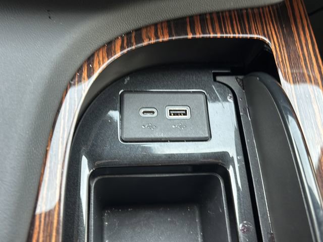 Used 2021 Cadillac Escalade ESV Premium Luxury image 30