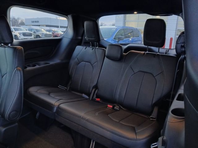 New 2026 Chrysler Pacifica Select image 13