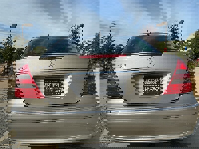 Used 2003 Mercedes-Benz E 500 Sedan image 16