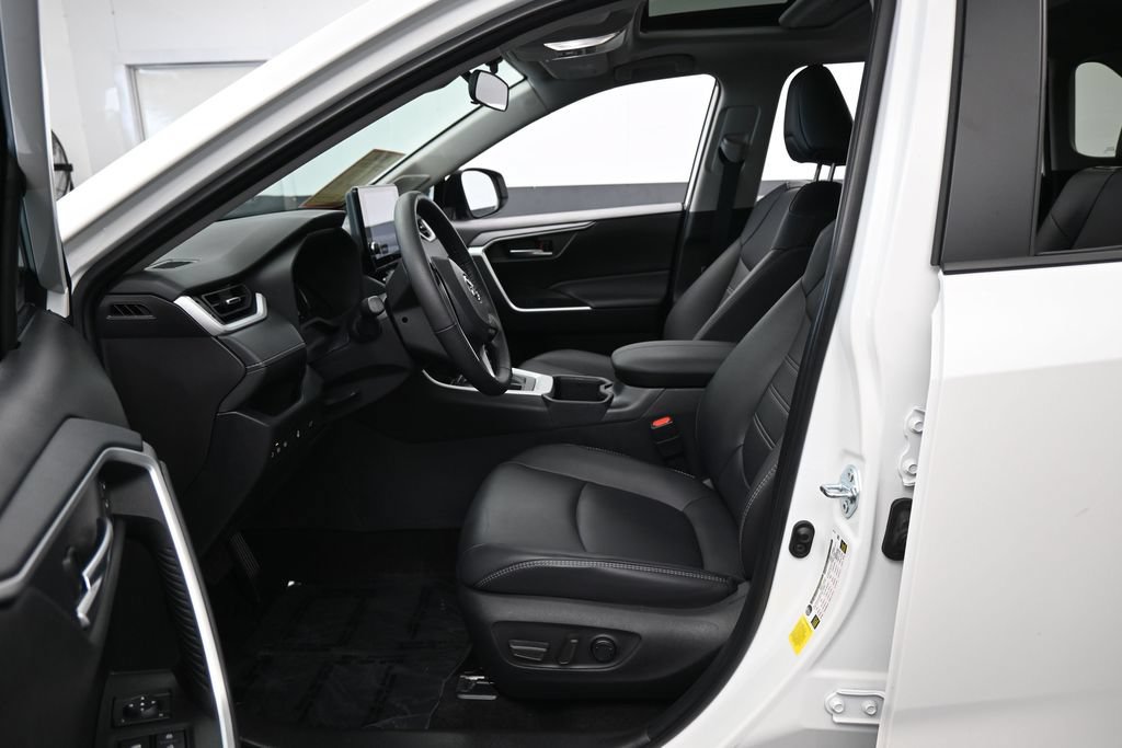 Used 2025 Toyota RAV4 XLE Premium FWD image 11