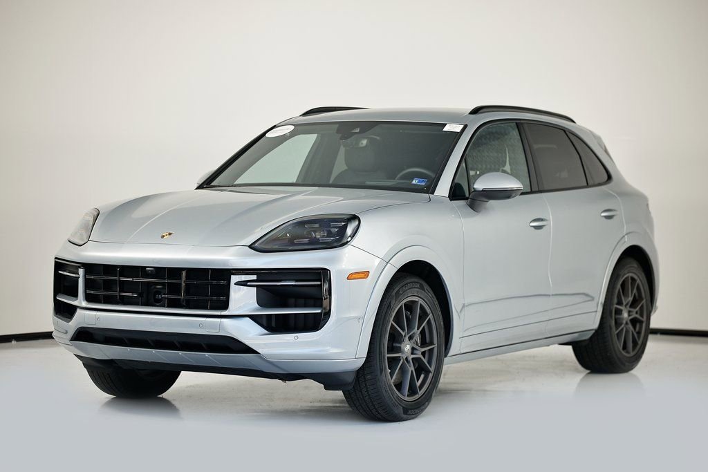 Certified 2025 Porsche Cayenne AWD/4WD image 1
