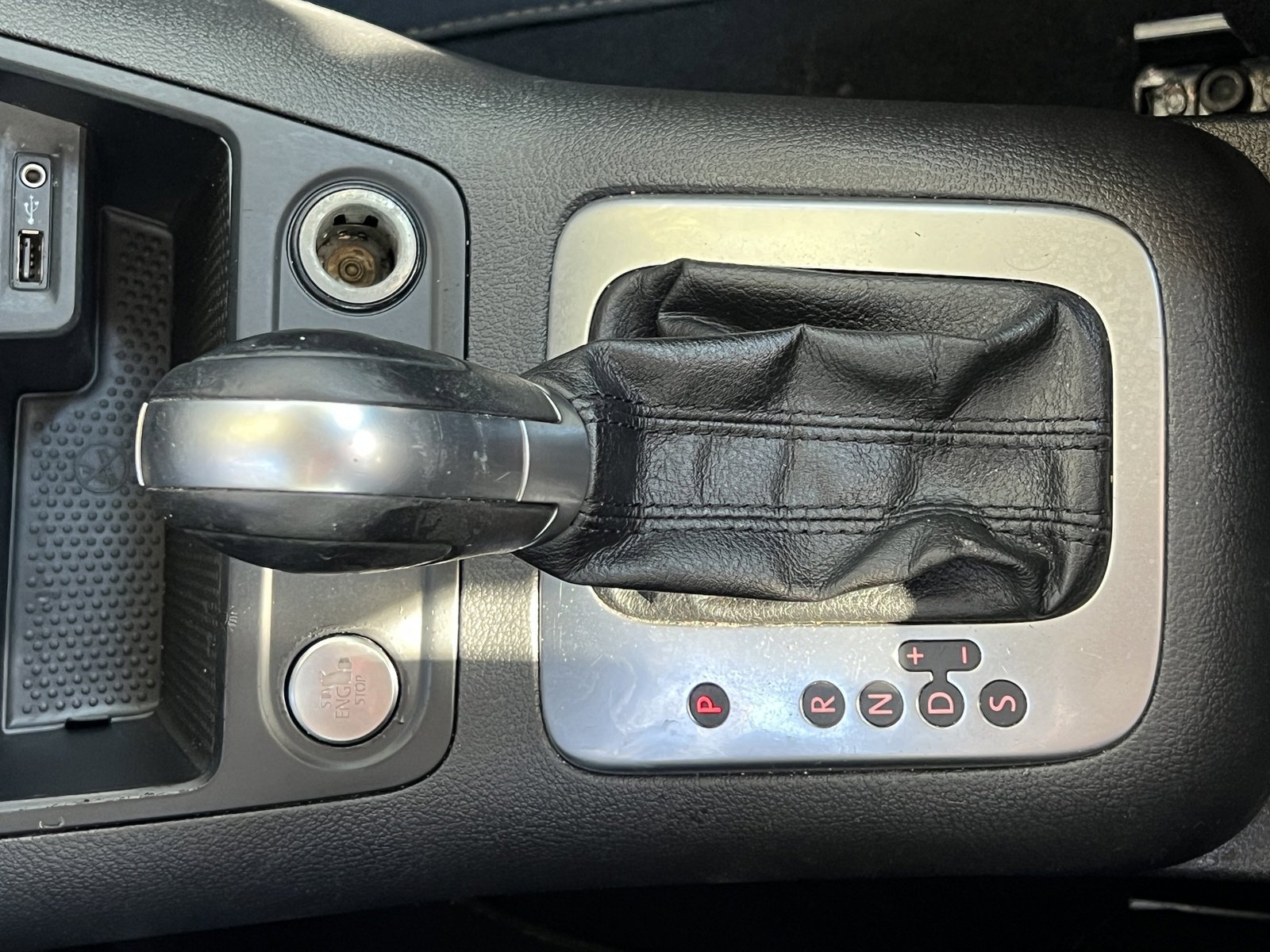 Used 2018 Volkswagen Tiguan Limited image 19