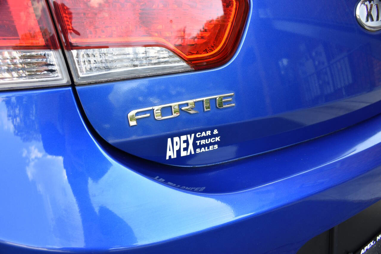 Used 2013 Kia Forte Koup EX FWD image 27