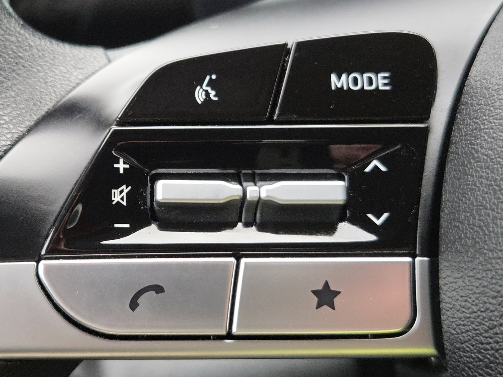 Used 2024 Hyundai Elantra SEL FWD image 10