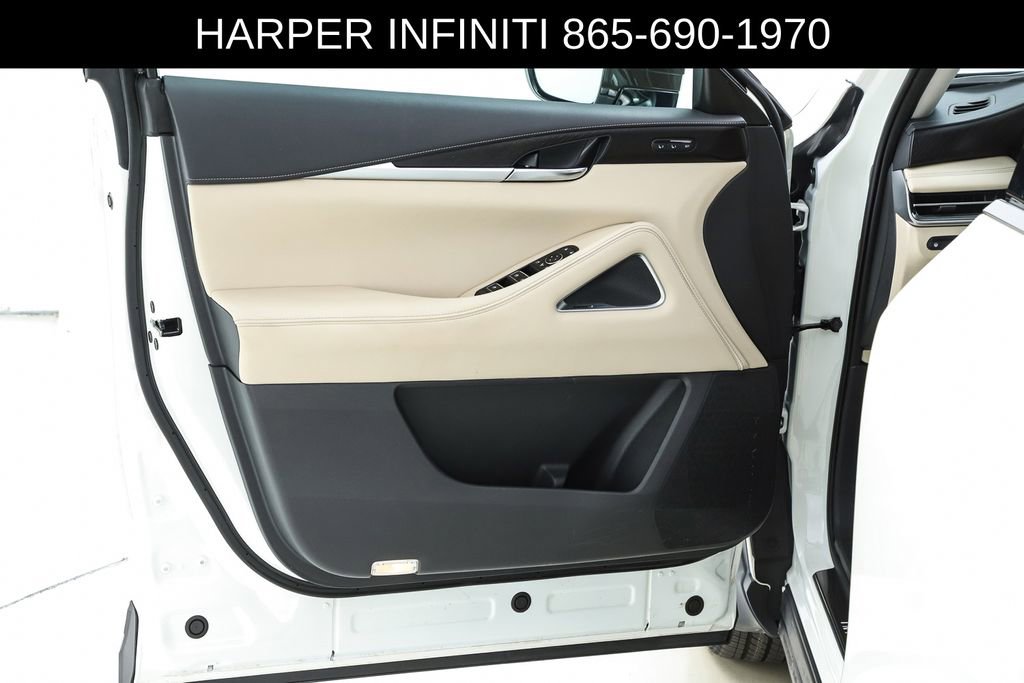 Used 2023 INFINITI QX60 Sensory w/ Cargo Package AWD/4WD image 19