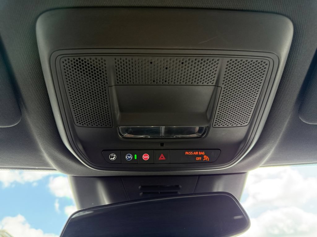 Used 2024 Chevrolet Equinox EV RS FWD image 19