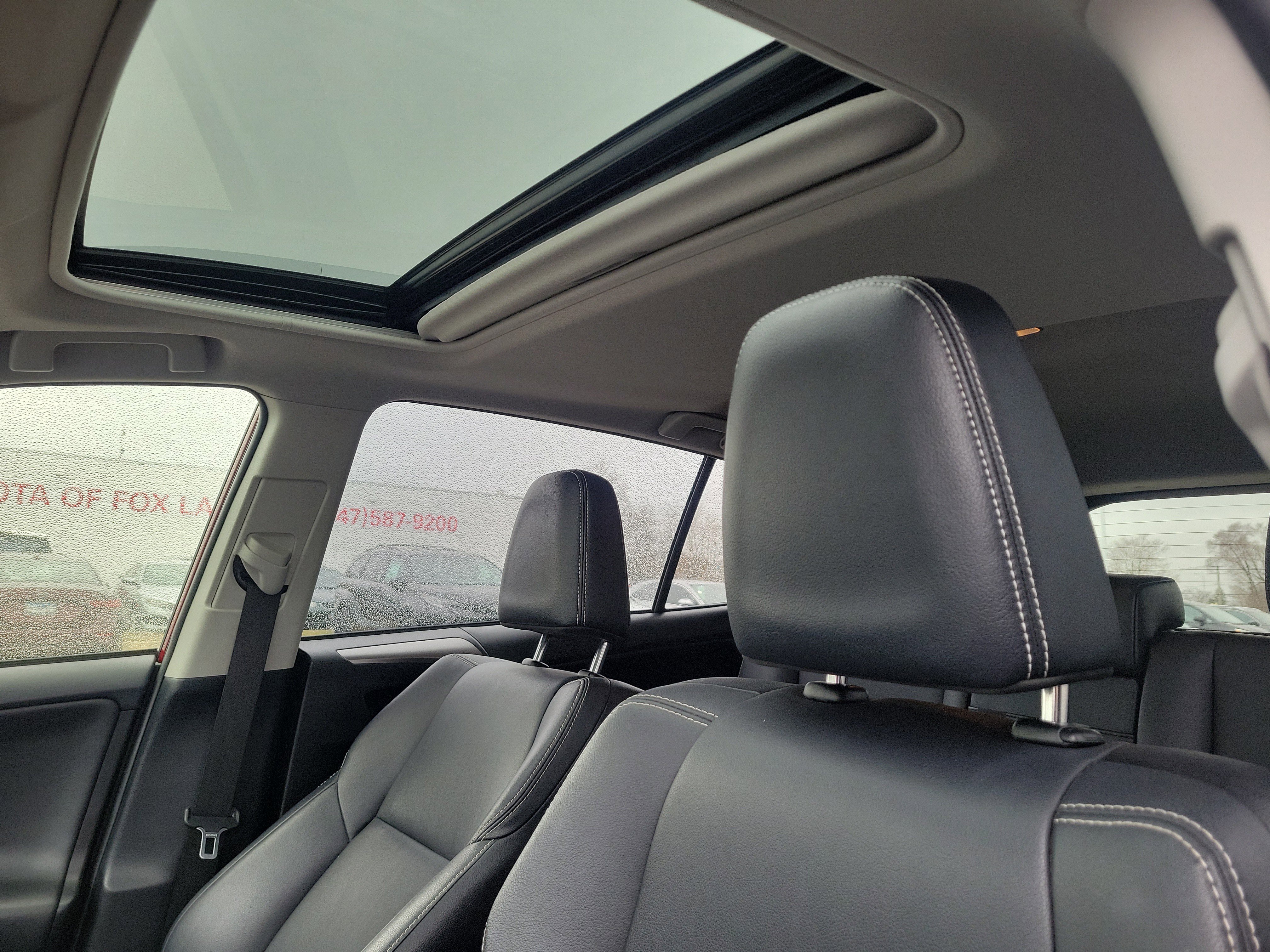 Used 2018 Toyota RAV4 Limited image 16