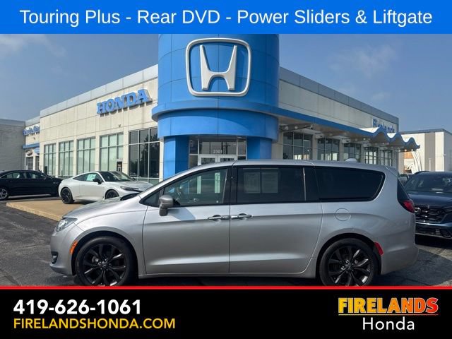 Used 2019 Chrysler Pacifica Touring Plus w/ S Appearance Package FWD image 1