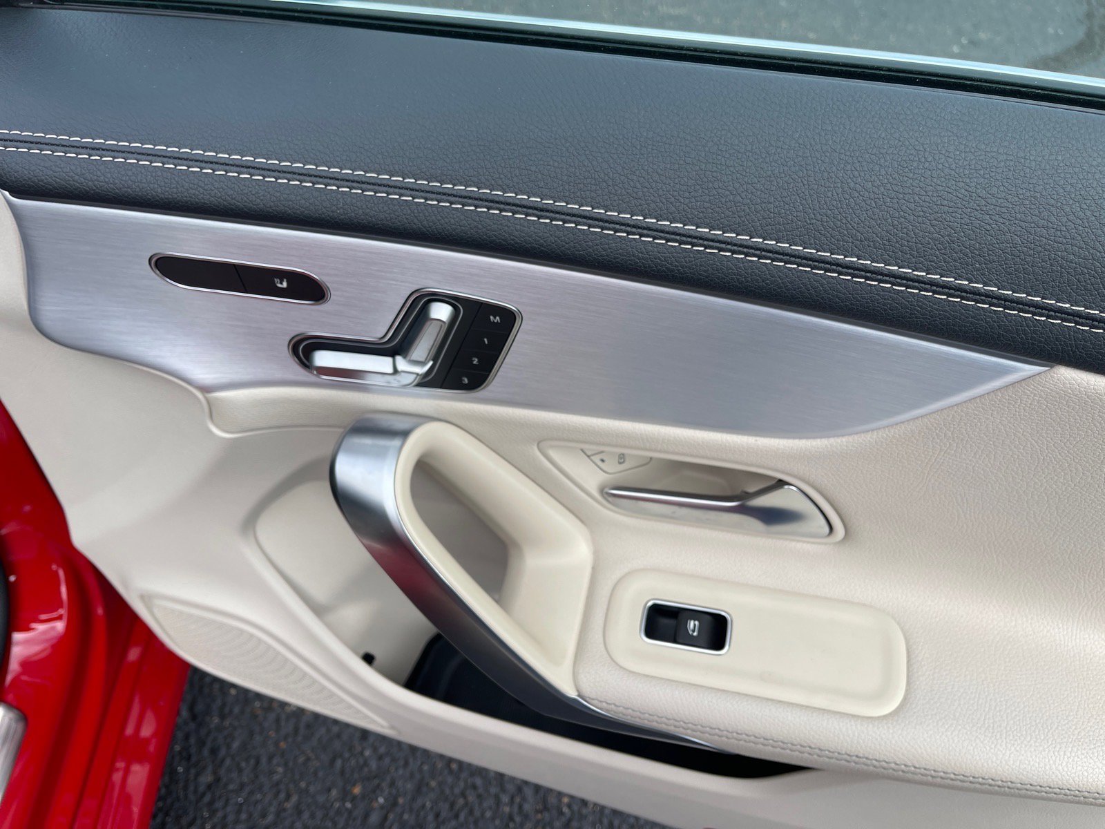 Used 2020 Mercedes-Benz CLA 250 4MATIC w/ Premium Package image 20