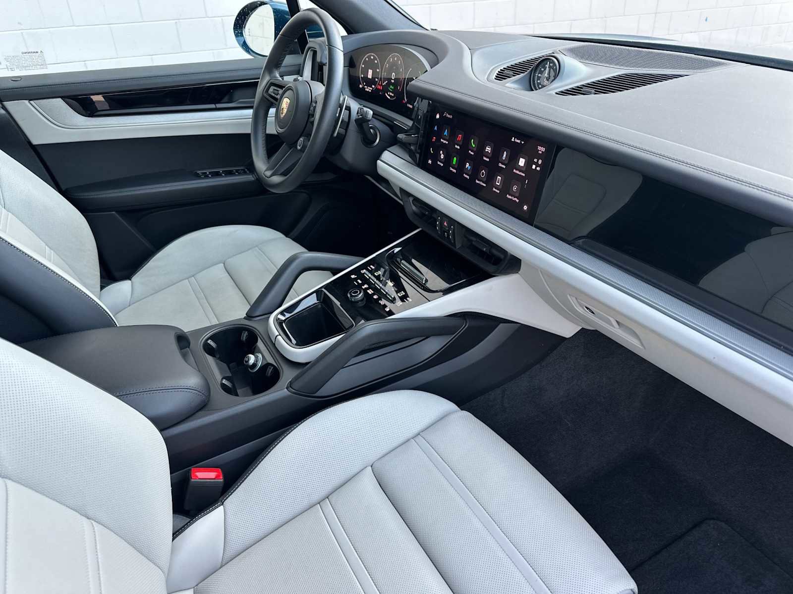 Certified 2024 Porsche Cayenne S AWD/4WD image 16