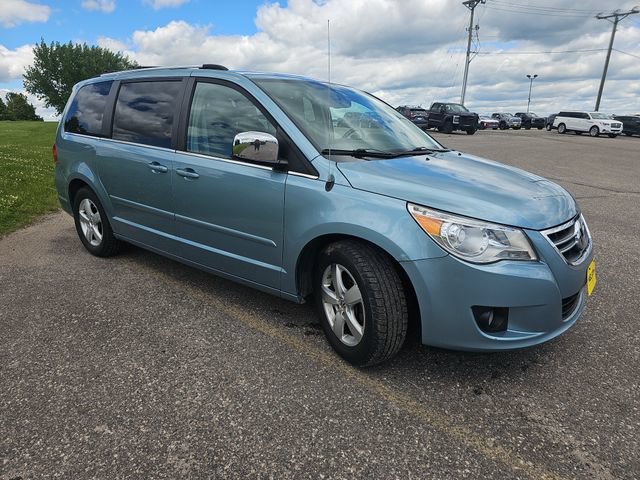 Used 2009 Volkswagen Routan SEL Premium FWD image 7