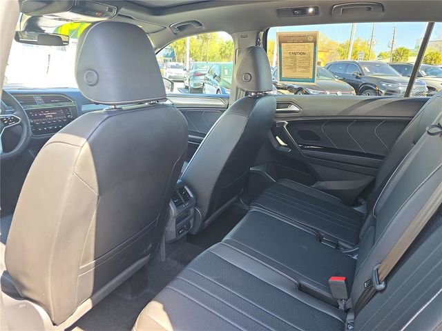 Used 2023 Volkswagen Tiguan SE R-Line image 12