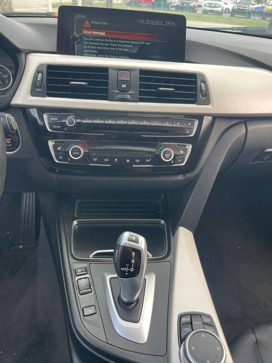 Used 2017 BMW 320i xDrive Sedan image 19