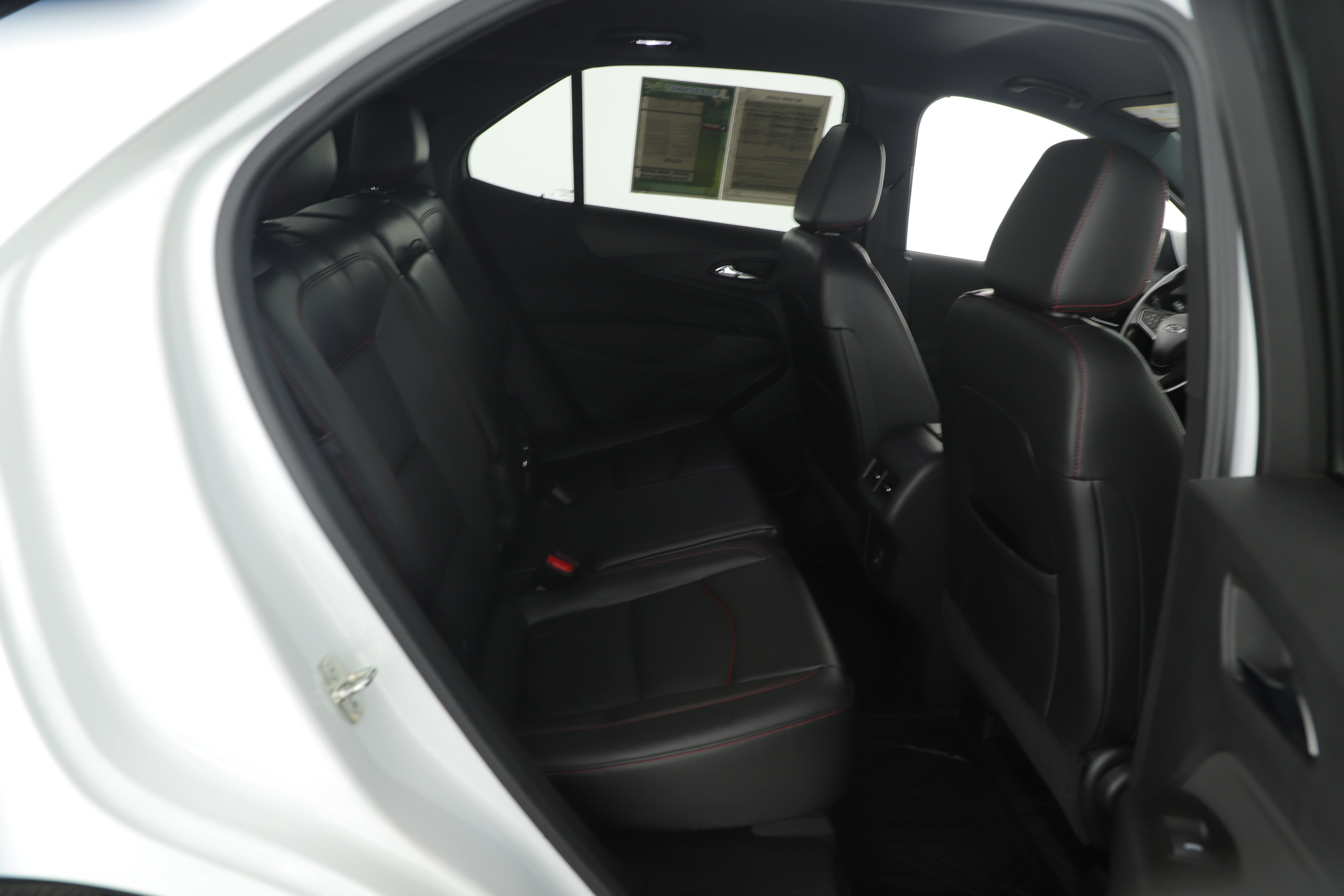 Used 2022 Chevrolet Equinox RS w/ RS Leather Package image 12