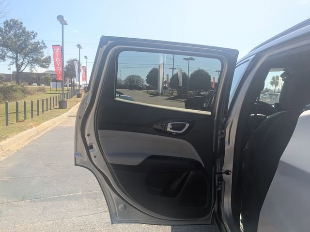 Used 2025 Jeep Compass Limited AWD/4WD image 24