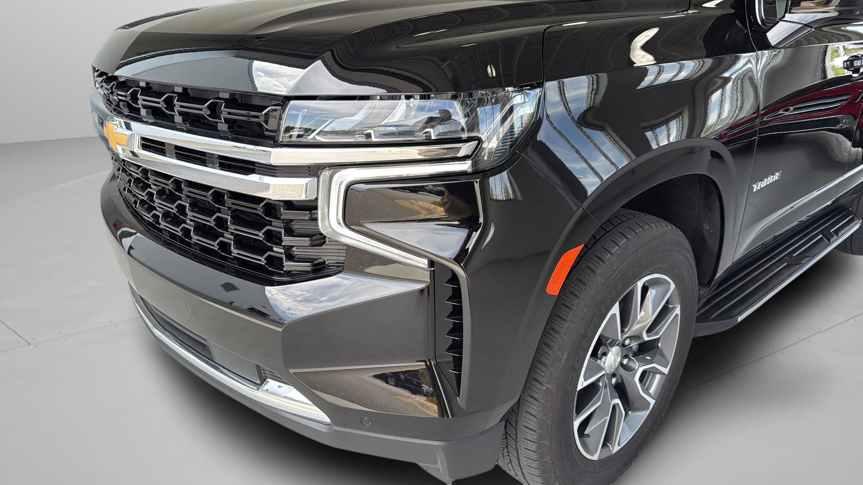 Used 2024 Chevrolet Tahoe LS RWD image 17