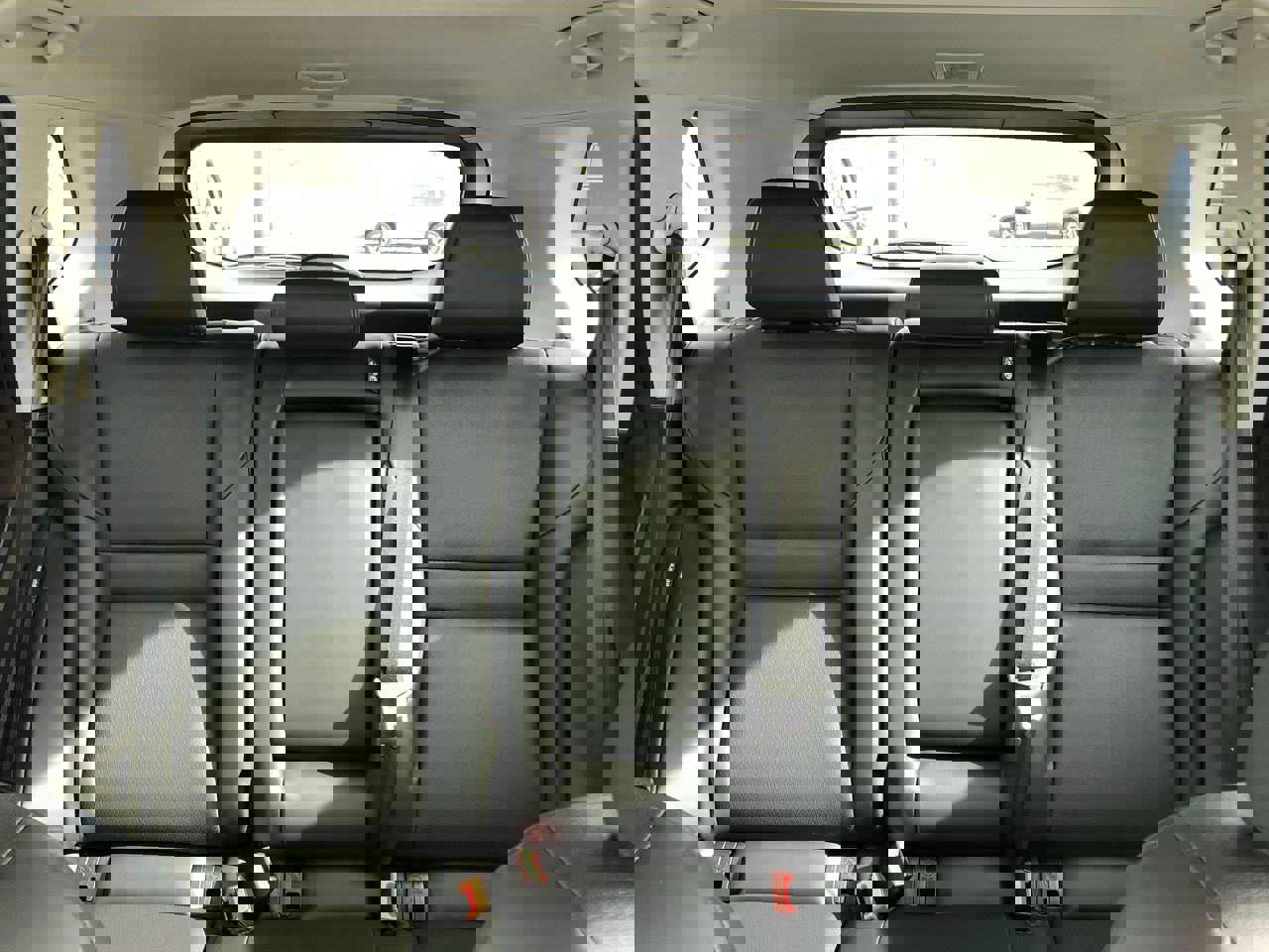 Used 2023 Nissan Rogue SV w/ SV Premium B Package image 12