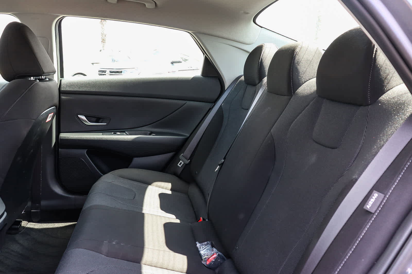 Used 2025 Hyundai Elantra SE w/ Cargo Package image 22