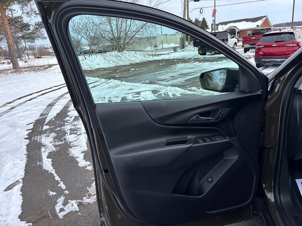 Used 2024 Chevrolet Equinox LT w/ LPO, Floor Liner Package AWD/4WD image 30