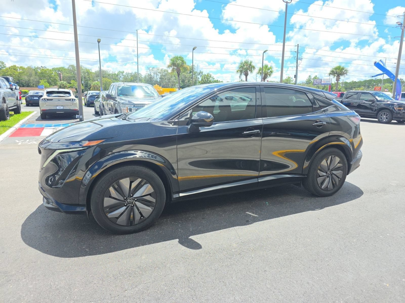 Used 2023 Nissan Ariya AWD image 9
