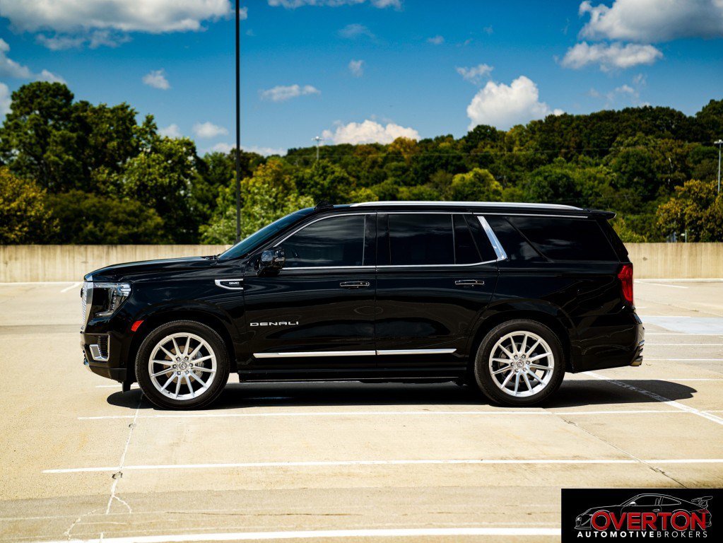 Used 2023 GMC Yukon Denali w/ Denali Reserve Package AWD/4WD image 3
