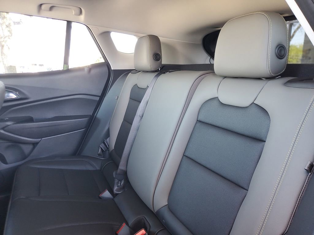 New 2026 Chevrolet Trax ACTIV w/ Sunroof Package image 9