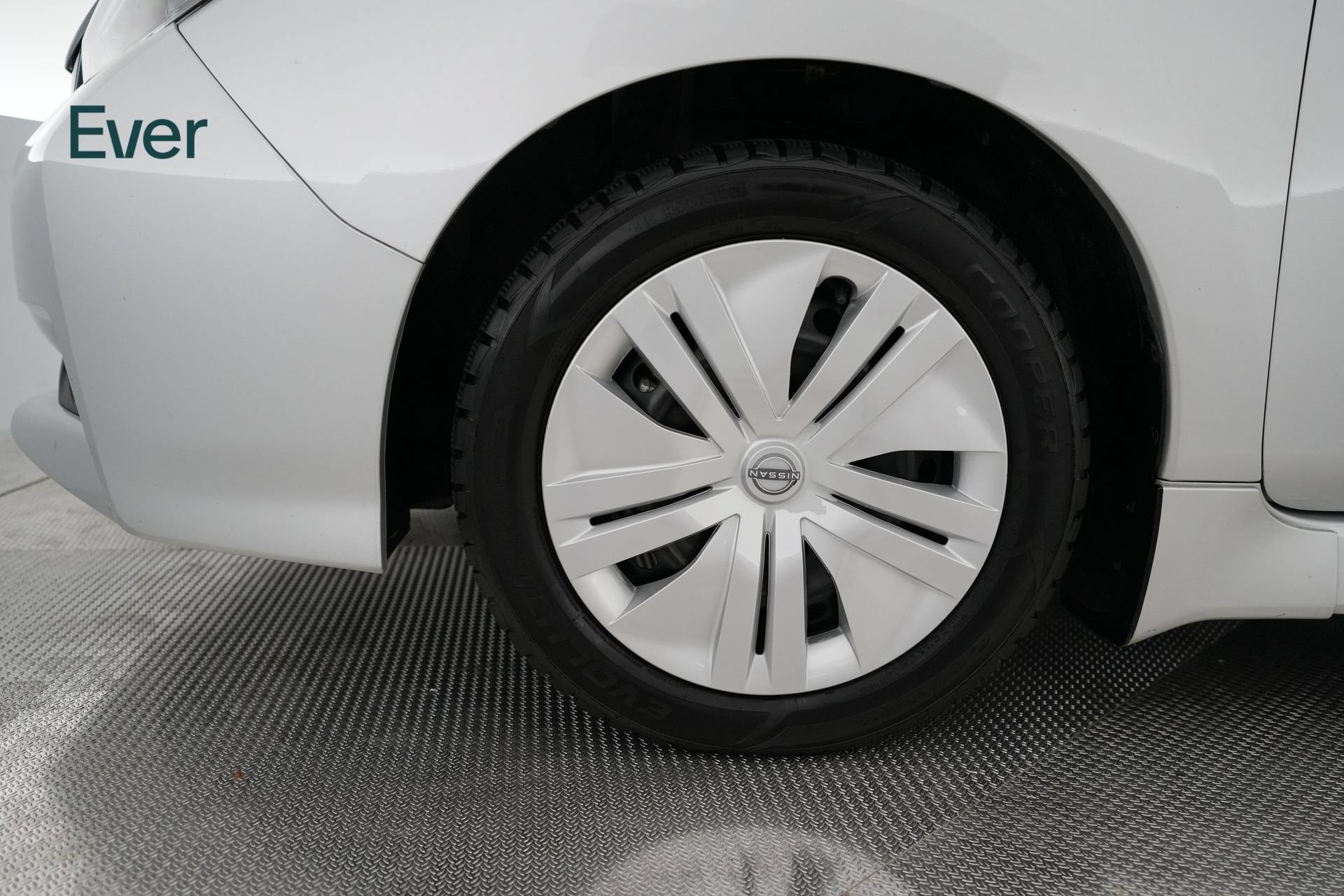 Used 2025 Nissan Leaf S FWD image 20
