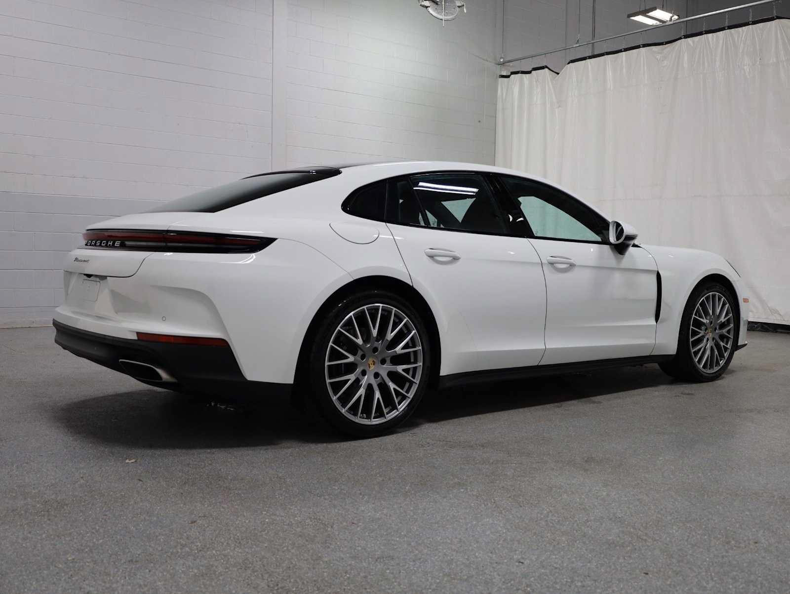 Certified 2024 Porsche Panamera 4 AWD/4WD image 9